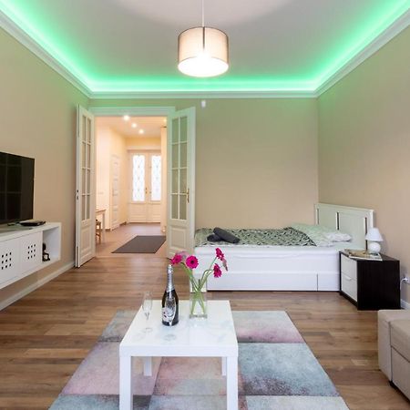 Nice And Cozy Apartment Next To The Parliament Budapest Extérieur photo